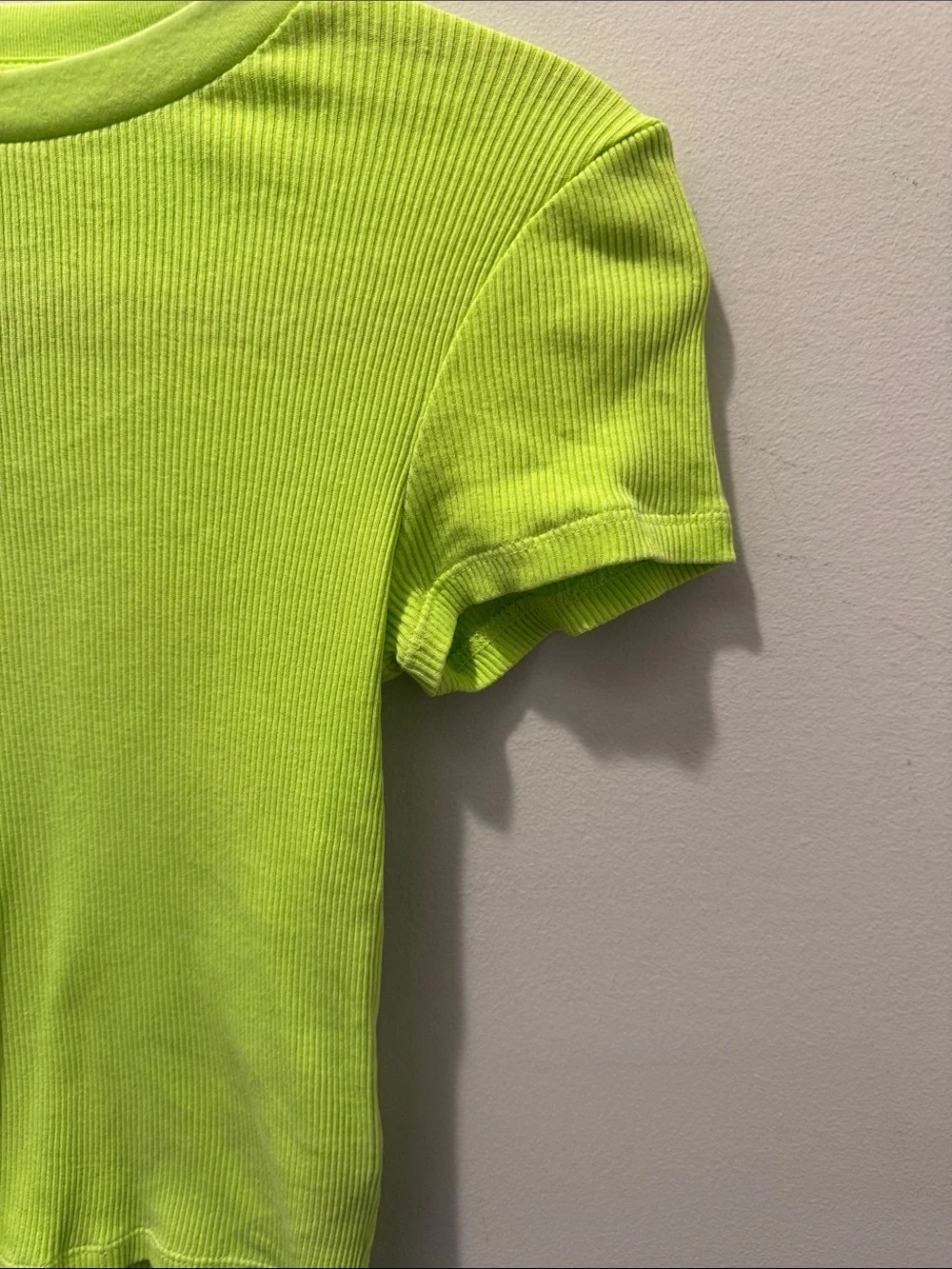 Tna Ribbed T-Shirt in Neon Chartreuse size small - Picture 4 of 8